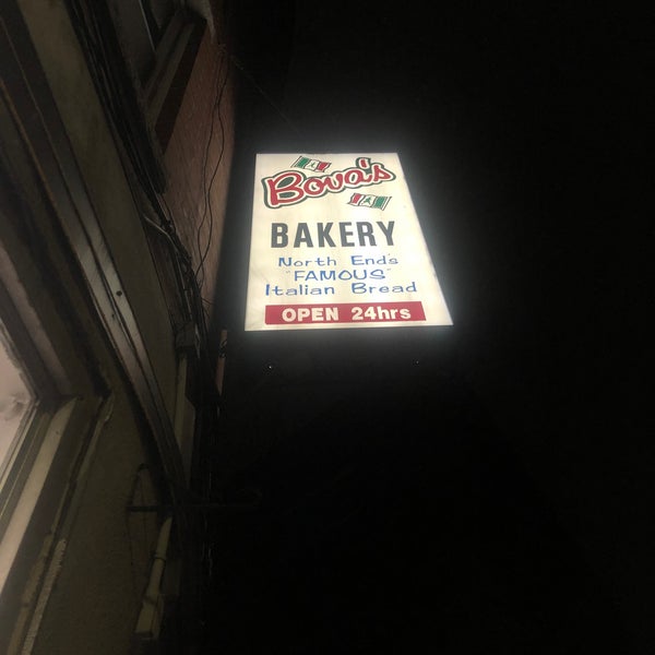 7/12/2021 tarihinde Katie J.ziyaretçi tarafından Bova&#39;s Bakery'de çekilen fotoğraf