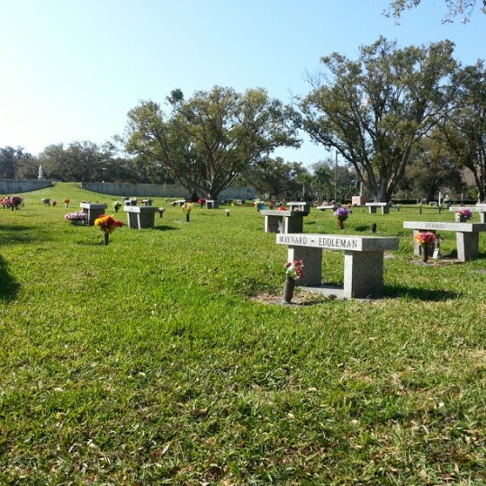 Serenity Gardens Cemetery In Largo