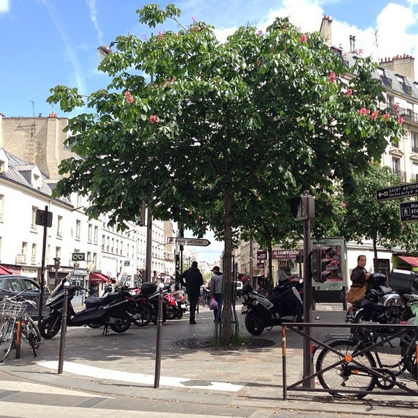 Le Chat Bossu Quinze Vingts 126 Rue Du Faubourg Saint Antoine