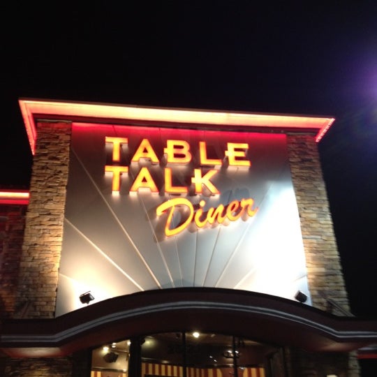 รูปภาพถ่ายที่ Table Talk Diner โดย Brian I. เมื่อ 10/13/2012
