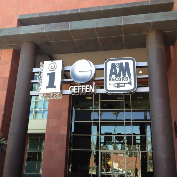 Island Def Jam Music Group 80 visitors