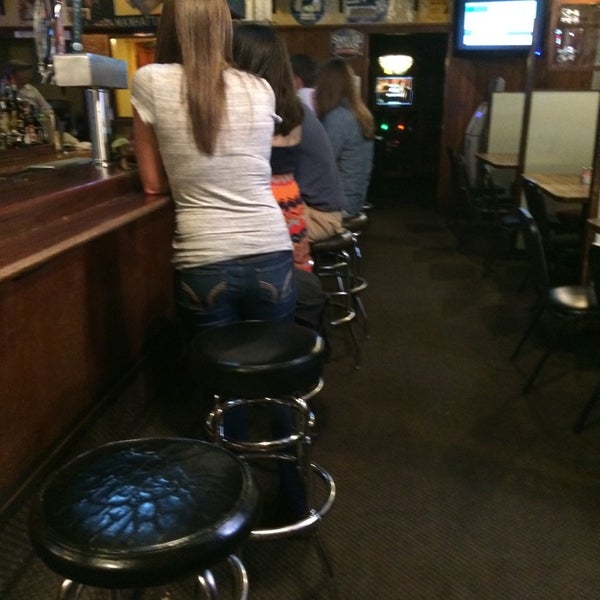 6/7/2014 tarihinde Rob M.ziyaretçi tarafından Shelby&#39;s Bar &amp; Grill'de çekilen fotoğraf