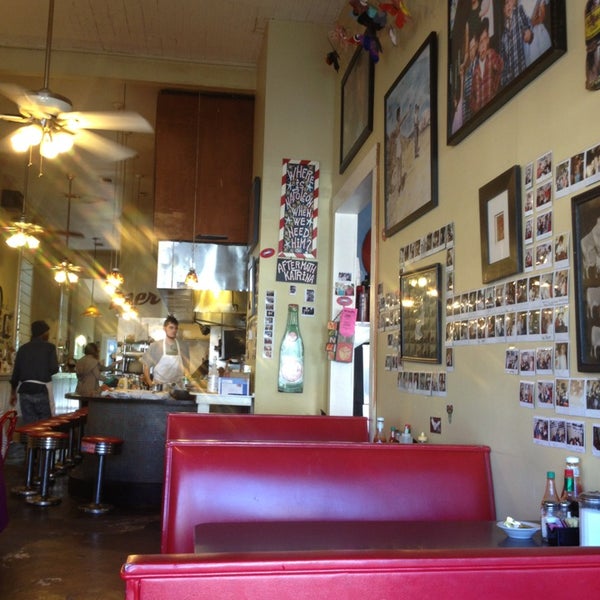 1/18/2013 tarihinde Daniel V.ziyaretçi tarafından Slim Goodies Diner'de çekilen fotoğraf