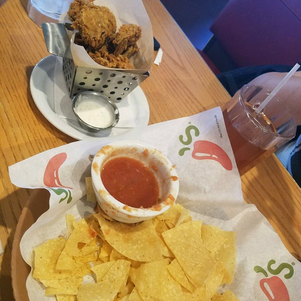 Photo taken at Chili&#39;s Grill &amp; Bar by HoneyRosila A. on 5/15/2017