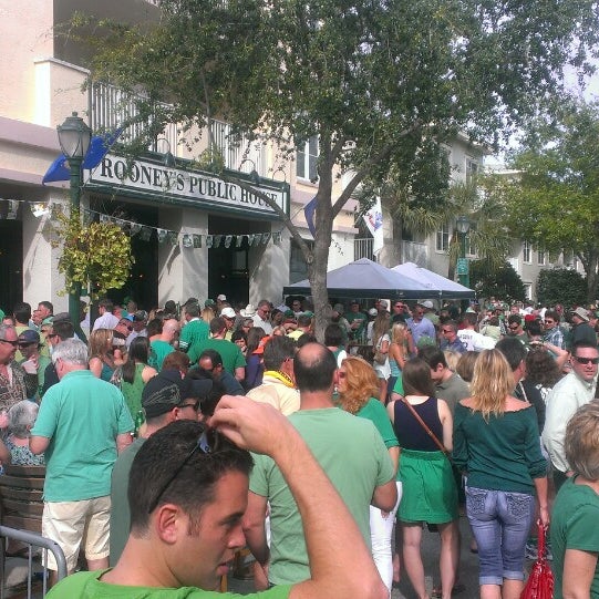 Foto tirada no(a) Rooney&#39;s Public House- the Gastropub por Oscar M. em 3/17/2013