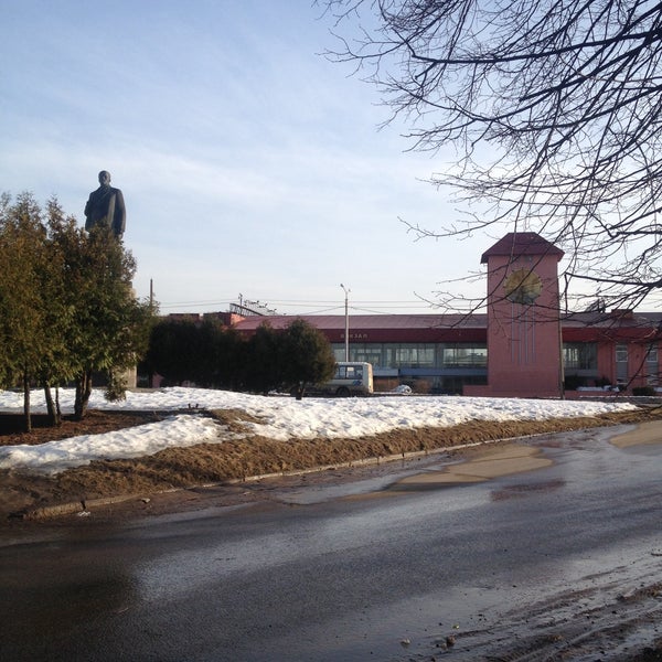 Лодейное поле автовокзал фото. Автовокзал лодейное. Маршрутка лодейное поле. Урно лодейное. Автовокзал лодейное.