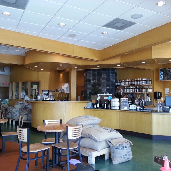 7/7/2013에 Sean O.님이 Alaska Coffee Roasting Co.에서 찍은 사진