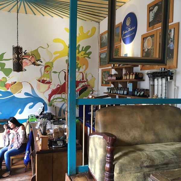 10/6/2016 tarihinde Emily B.ziyaretçi tarafından Café Jesús Martín'de çekilen fotoğraf