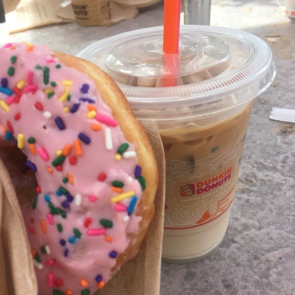 Photo taken at Dunkin&#39; by Müge E. on 8/9/2017