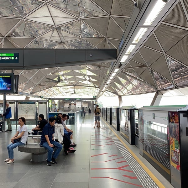 Photo taken at Expo MRT Interchange (CG1/DT35) by Devil K .. on 11/16/2019