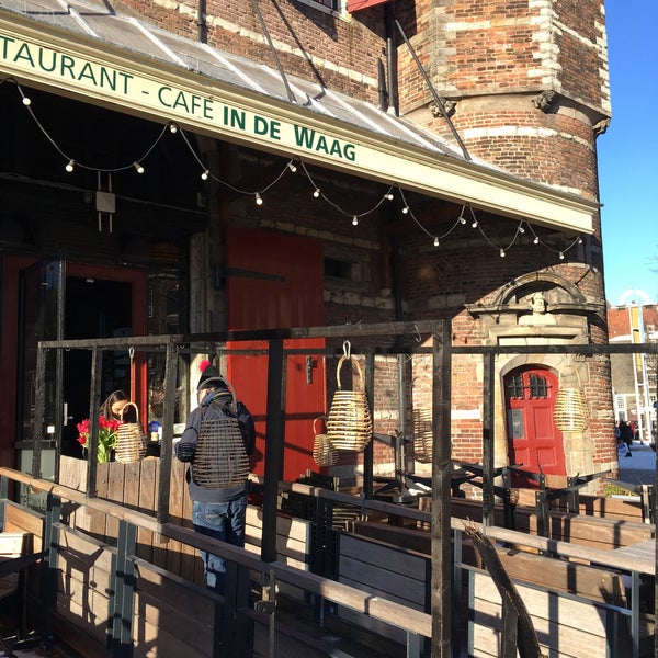 Foto diambil di Restaurant-Café In de Waag oleh geheimtip ʞ. pada 2/13/2021