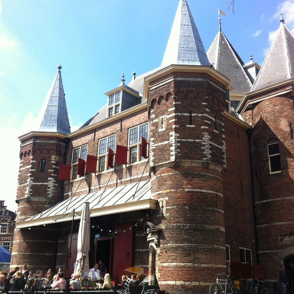 รูปภาพถ่ายที่ Restaurant-Café In de Waag โดย geheimtip ʞ. เมื่อ 4/28/2013