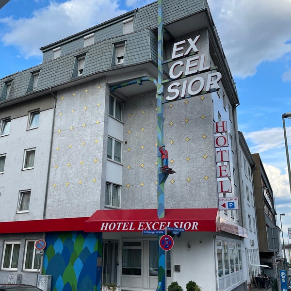 Foto tirada no(a) Hotel Excelsior por geheimtip ʞ. em 9/4/2022