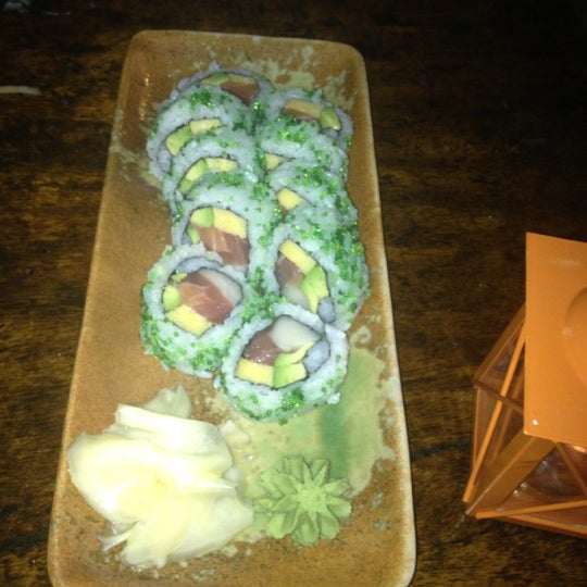 Das Foto wurde bei Fung Ku Kitchen &amp; Sushi von Lauren B. am 11/13/2012 aufgenommen