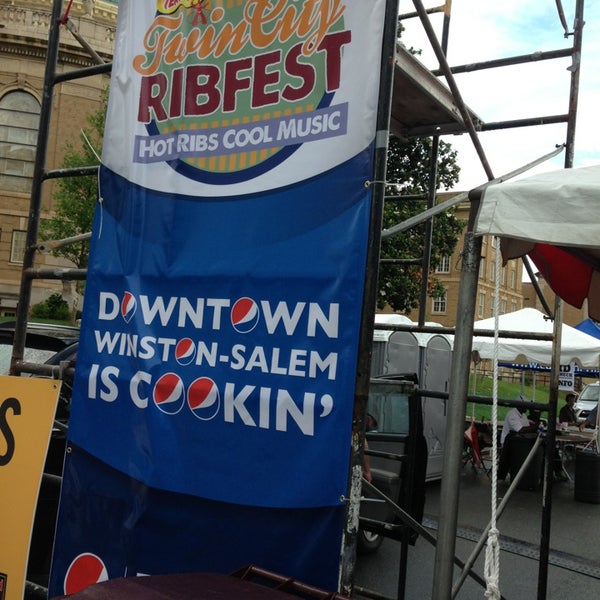 Photo taken at Twin City Ribfest by Kristen D. on 6/7/2013