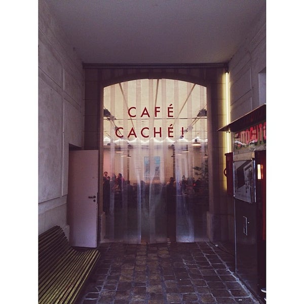 4/14/2014 tarihinde Noah A.ziyaretçi tarafından Café Caché'de çekilen fotoğraf