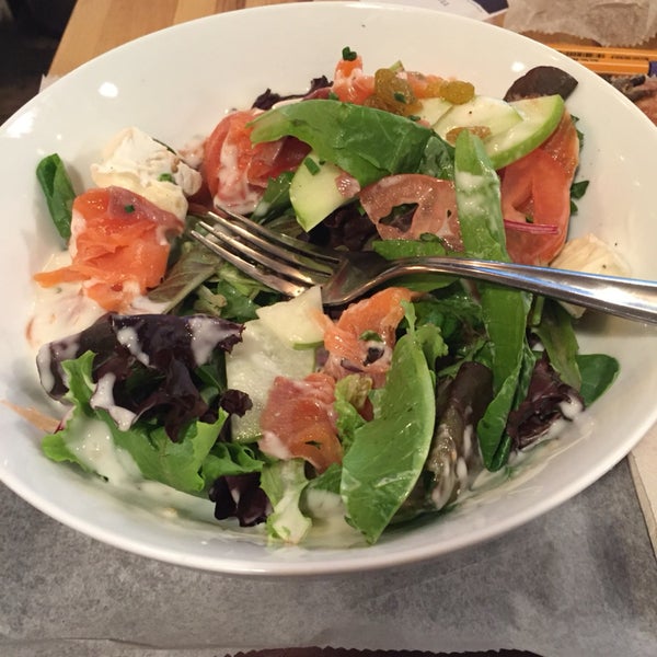 Salmon and brie salad is on point. Wifi, outlets and friendly staff make it a keeper.