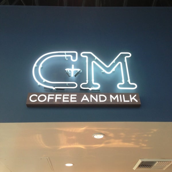 Снимок сделан в C+M (Coffee and Milk) at LACMA пользователем Jason H. 1/4/2013