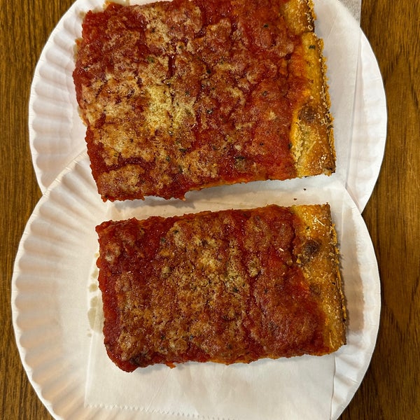 Foto scattata a New York Pizza Suprema da Jason F. il 5/2/2024