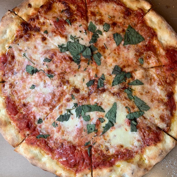Photo prise au Di Fara Pizza par Jason F. le2/17/2021