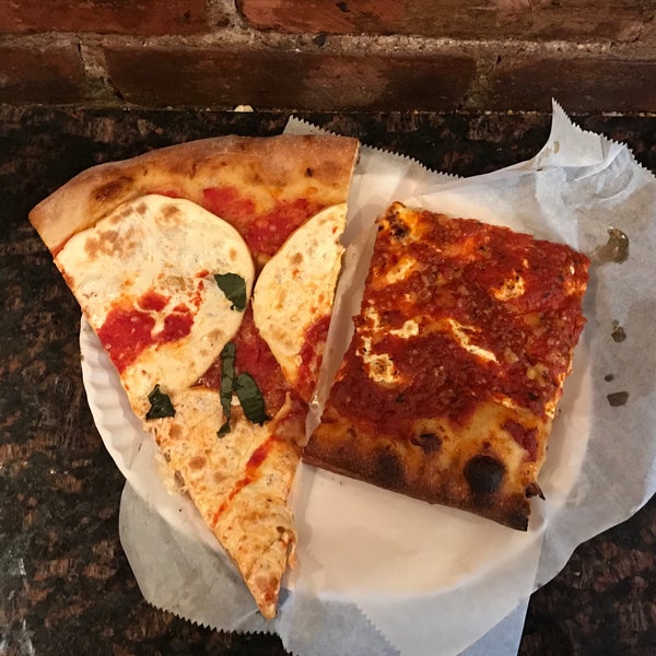 1/20/2017 tarihinde Jason F.ziyaretçi tarafından Prince Street Pizza'de çekilen fotoğraf