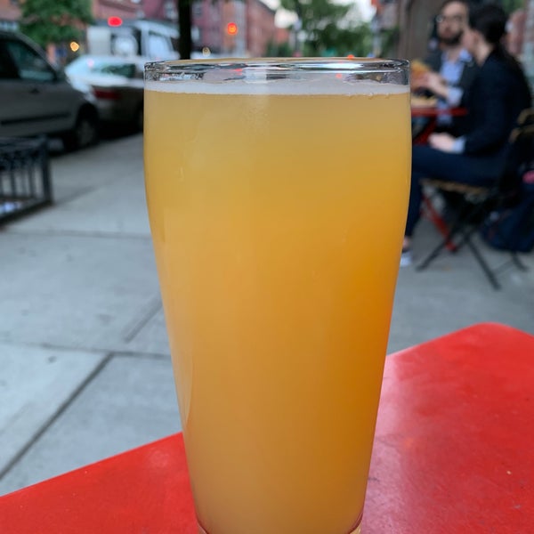 Photo taken at Threes @ Franklin + Kent by Jason F. on 6/14/2019