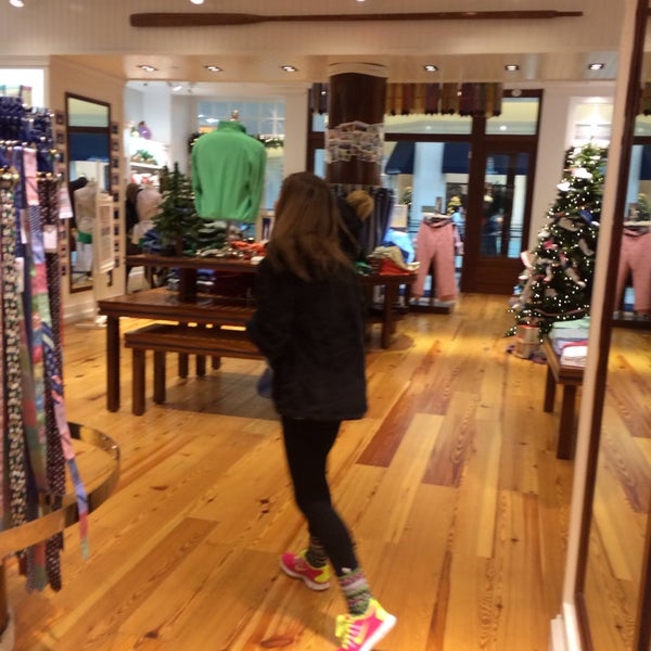 vineyard vines Clothing Store in Plano