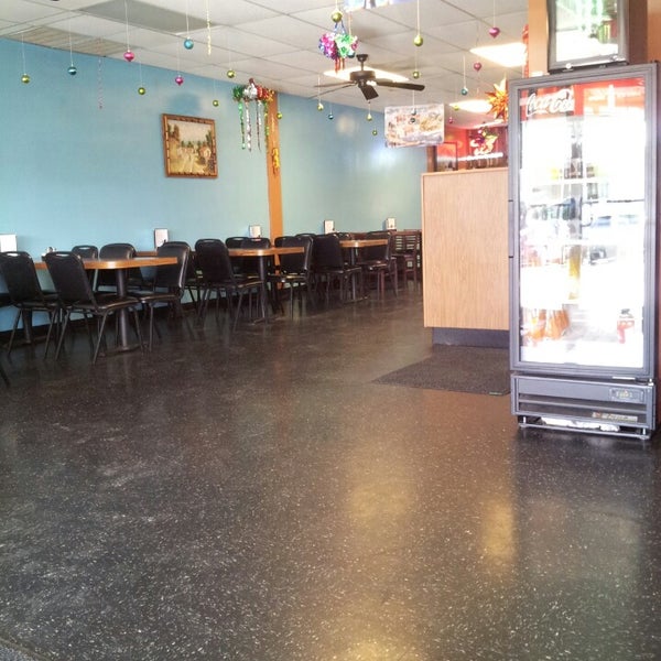 3/20/2013 tarihinde Charles D.ziyaretçi tarafından Ramos Tex-Mex Restaurant #3'de çekilen fotoğraf
