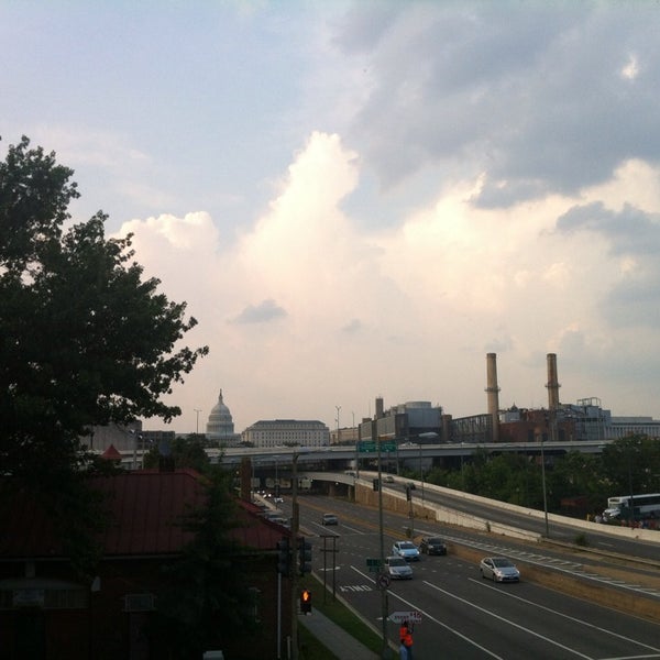 Photo taken at Capitol Skyline Hotel by Randall G. on 7/19/2013