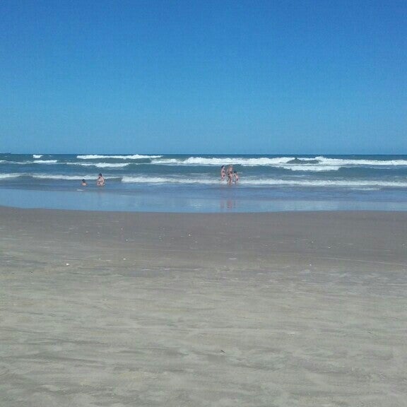 Foto tomada en Praia de Nova Tramandaí  por Lavínia L. el 1/16/2016