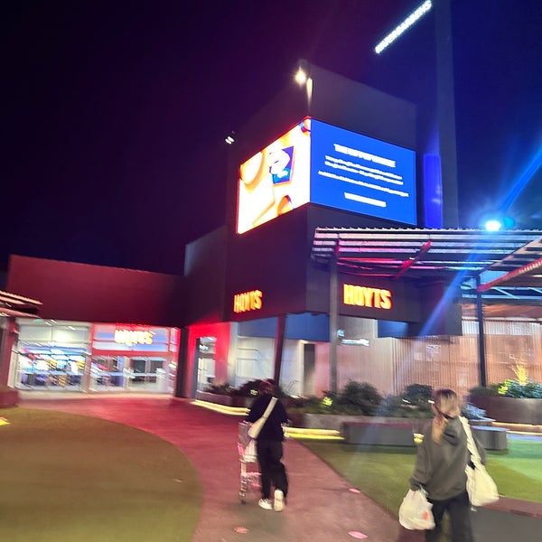 Watergardens Shopping Mall in Taylors Lakes