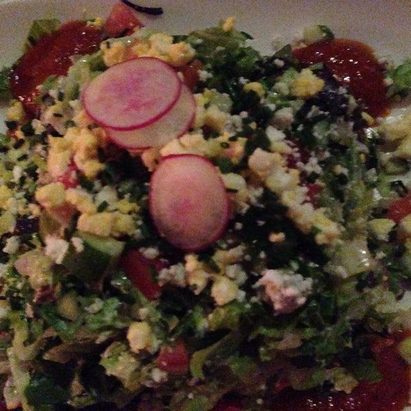 Das Foto wurde bei Red Table Restaurant Huntington Beach von GMoney am 3/15/2015 aufgenommen