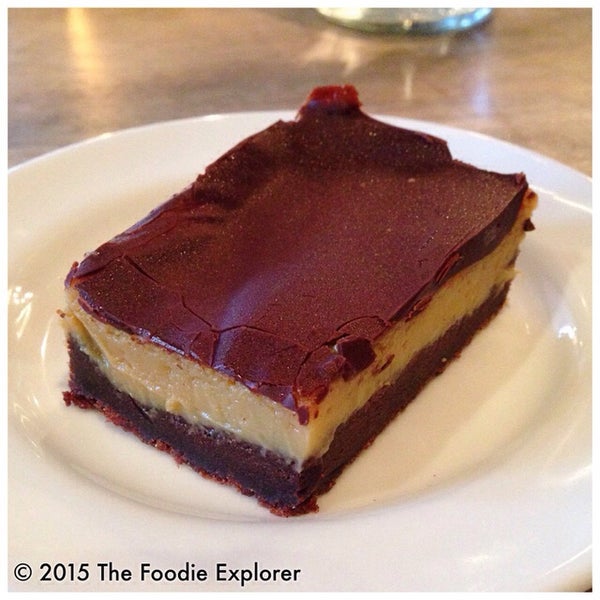 Foto scattata a Southern Cross Garden Bar Restaurant da The Foodie E. il 2/22/2015