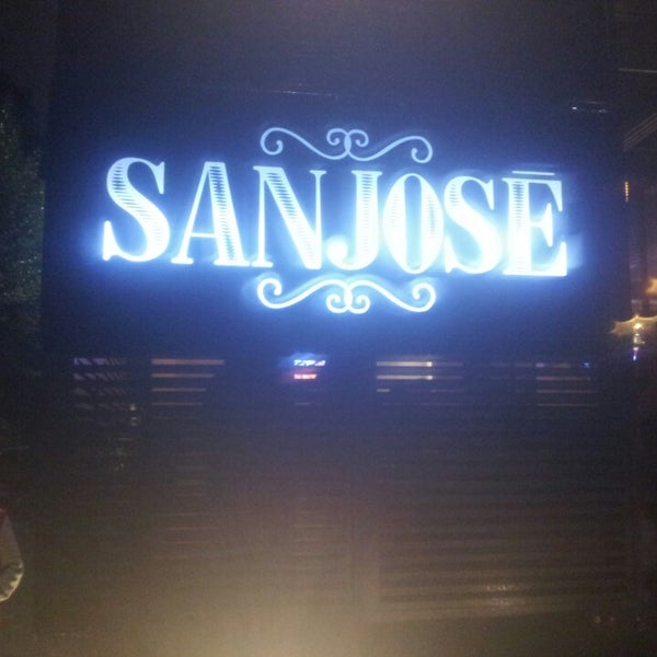Foto diambil di San José Restaurante oleh Fernando G. pada 9/6/2013