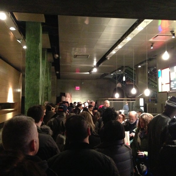 รูปภาพถ่ายที่ City Cinemas 86th Street East โดย Eric Z. เมื่อ 12/28/2012