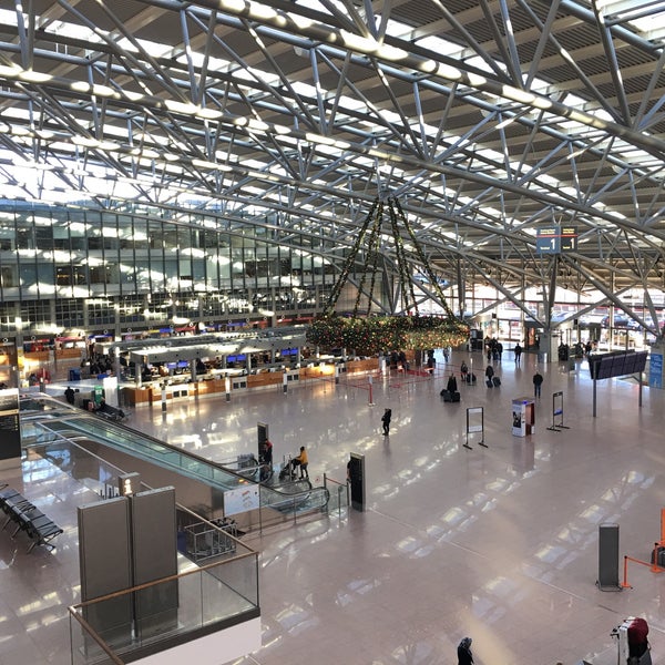 11/27/2016에 Justin R.님이 함부르크 공항 헬무트 슈미트 (HAM)에서 찍은 사진