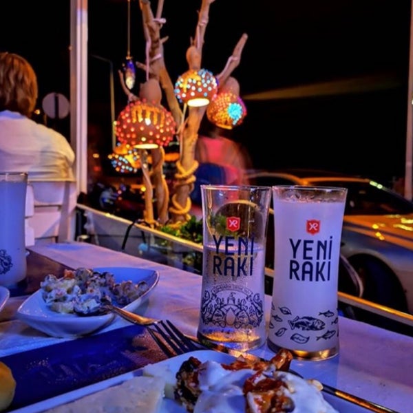 Photo taken at Mavi Balık&amp;Meze Restaurant by Mehmet Ö. on 12/10/2019