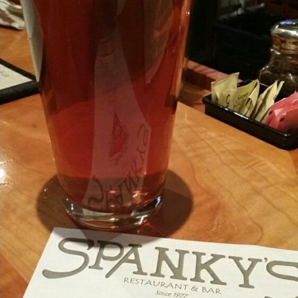 Foto scattata a Spanky&#39;s Restaurant &amp; Bar da Alex P. il 1/16/2015