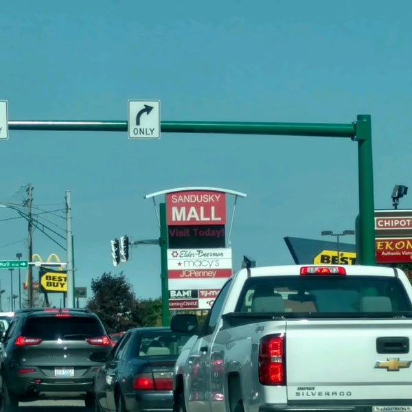 Das Foto wurde bei Sandusky Mall von Paul O. am 8/29/2016 aufgenommen