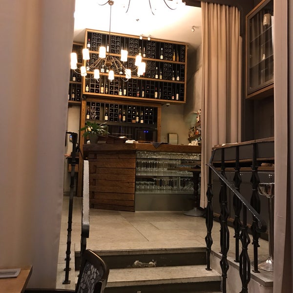 1/19/2019 tarihinde Aleksandr V.ziyaretçi tarafından Restoran Cru'de çekilen fotoğraf