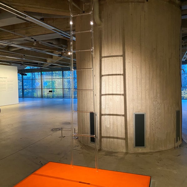 10/31/2020 tarihinde Aleksandr V.ziyaretçi tarafından Espoo Museum of Modern Art (EMMA)'de çekilen fotoğraf