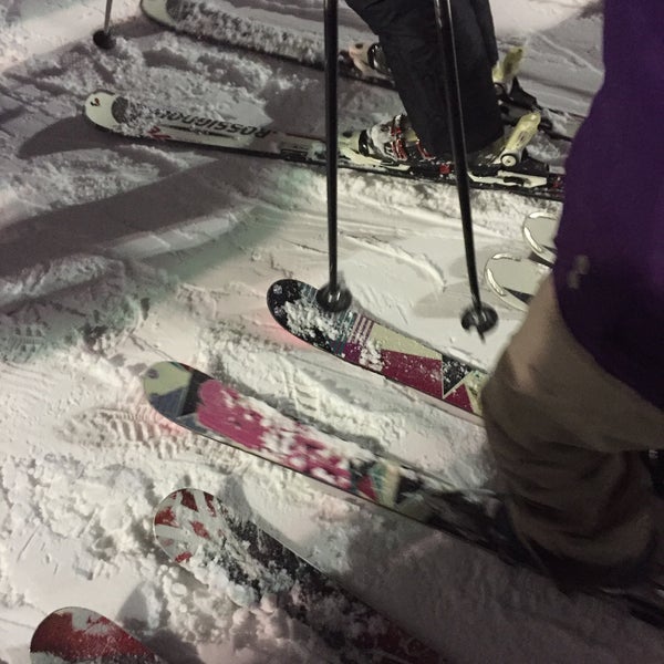 12/30/2015 tarihinde Kushwant B.ziyaretçi tarafından Ski Bromont'de çekilen fotoğraf