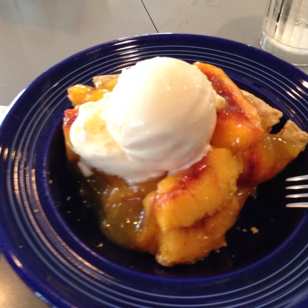 Get fresh peach pie in season (July-August) ala mode!!!!! Da kine us da best!!! And Hawaiian  Loco Moco ...... Yummy Ono!!!!!