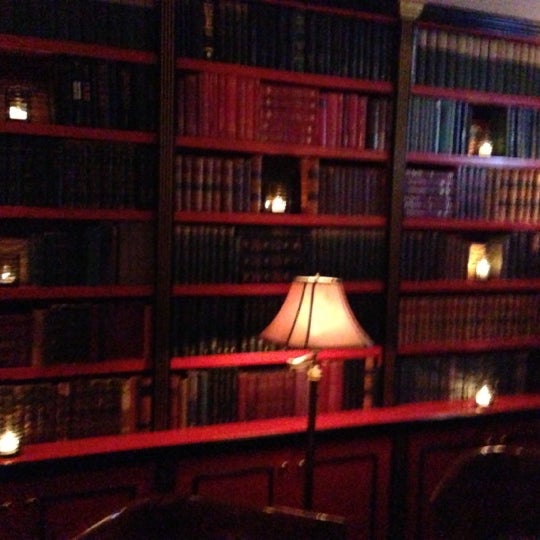 10/26/2012 tarihinde Gary D.ziyaretçi tarafından Beekman Bar &amp; Books'de çekilen fotoğraf