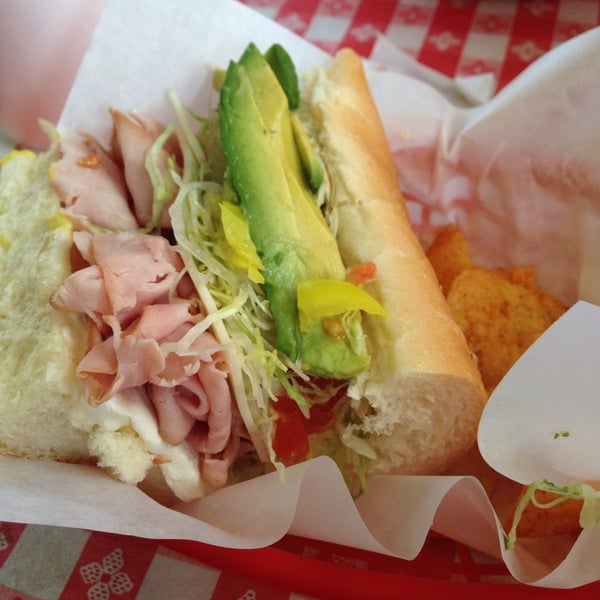 Geno's Sandwiches And Salads Sandwich Spot in Fresno