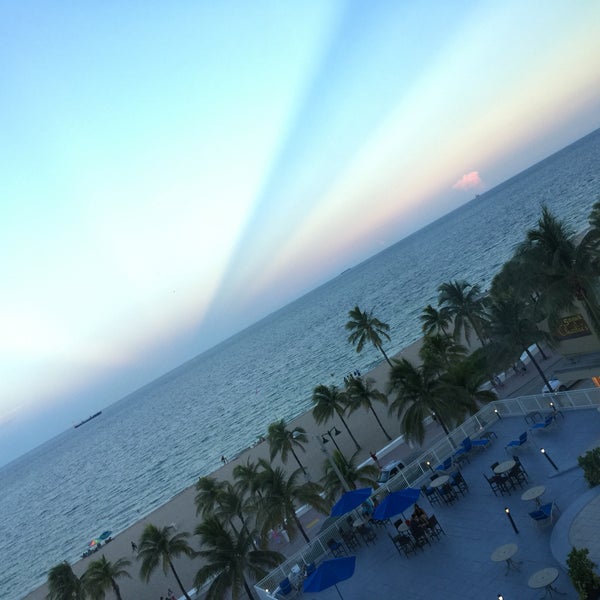 Снимок сделан в Courtyard Fort Lauderdale Beach пользователем kenden 8/21/2016