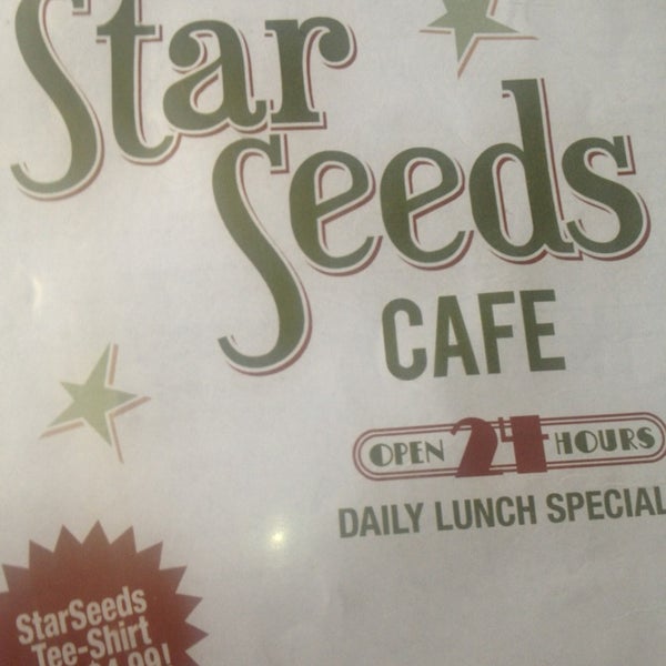 Foto scattata a Star Seeds Cafe da Fresy S. il 4/23/2013