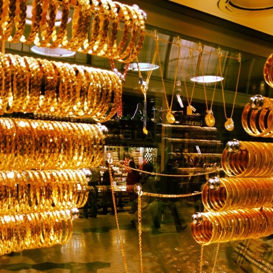 photos at basak sarraf jewelry store