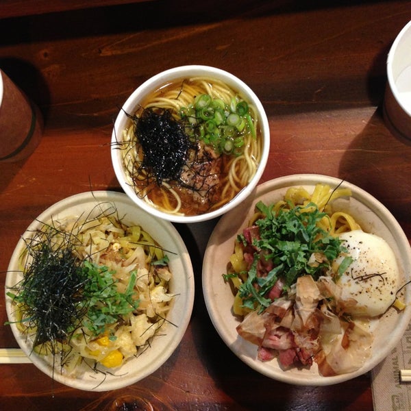 รูปภาพถ่ายที่ Yuji Ramen Kitchen โดย Yunji L. เมื่อ 7/19/2013