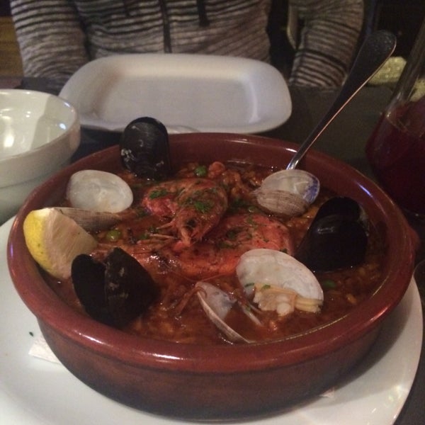 Beautiful restaurant with great service. Delicious sangria and AMAZING seafood paella!
